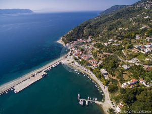 από Βόλο για Σκόπελο, ταξίδι στην Σκόπελο, Λουτράκι Γλώσσα λιμάνι