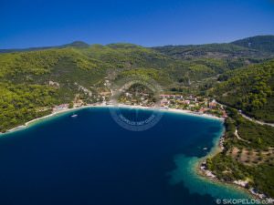 Skopelos Panormos kəndi, Skopelos Panormos çimərliyi, Skopelos çimərlikləri