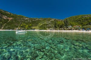 Skopelos Limnonari Beach vue sur la mer photo