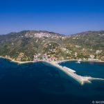 Letecké fotografie přístavu Skopelos Glossa Loutraki