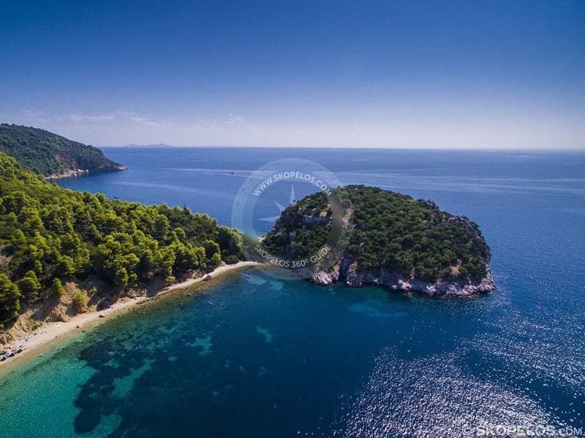 Skopelos Stafilos Tumb Rock, tránna Skopelos, trá Stafylos Skopelos