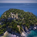 Foto aérea de Skopelos Stafilos Tumb Rock