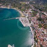 Zračna fotografija grada Skopelos