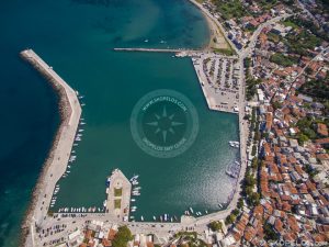 عکس هوایی شهر اسکوپلوس