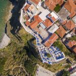 Foto aérea de la ciudad de Skopelos