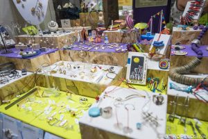 skopelos souvenirs, tourists shops, accessories, jewelry