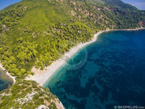 trá velanio, tránna skopelos, trá nudist oifigiúil