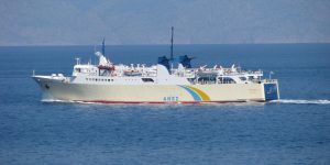 skopelos עם סירה, Mantoudi Evia, נמלויות Skopelos