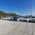 Skopelos sehrli avtomobilləri bir avtomobil skuterini dörd motosikletli cip icarəyə götürür
