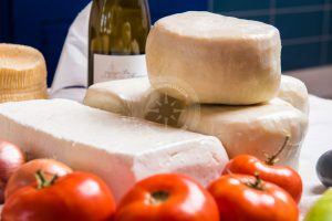 محصولات محلی skopelos gerakis پنیر بز katiki ladotiri trahanas شیر
