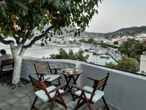 sceire carraig, beár caife carraig, tír na carraige Skopelos