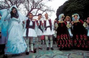 Skopelos karnevál, Skopelos szokások, karnevál Skopelosban, szokások Skopelosban, esküvői körmenet, Bramdes, Trata, triódia, tiszta hétfő, hamvazóhétfő, görög szokások, éves események, északi Sporádok, Görögország, Görög szigetek