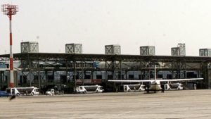 theSaloniki აეროპორტში, Skopelos– ში გადასასვლელად, თვითმფრინავით Skopelos