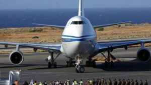 ヴォロス空港、スコペロスに到着、飛行機でスコペロス