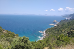 Skopelos Mavrakin ranta, skopeloksen rannat, joihin pääsee merellä