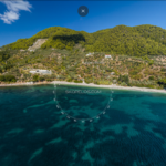 Skopelos com Kalives beach חופי חוף Karkatzuna לגלות