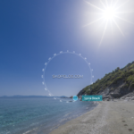Skopelos com Mavraki პლაჟის პლაჟები ხელმისაწვდომია მხოლოდ ზღვით
