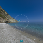 Skopelos com spiagge della spiaggia di Mavraki accessibili solo via mare
