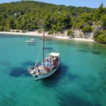 טיולי ים של Skopelos בים