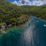 חופי החוף Skopelos com Blo Bay Panormos כדי לגלות skopelos