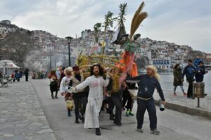 Skopelos Apokries Gümrük şarkılarında Skopelos Karnavalı Apokries