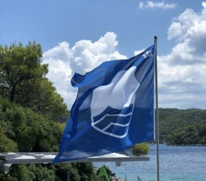 Skopelos com Guida alle spiagge con Bandiera Blu