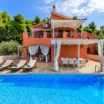 skopelos grande villa amaryllis avec piscine privée xenios dias