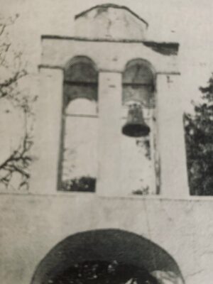 Σκόπελος Παναγία Λιβαδιώτισσα, Ζωοδόχος Πηγή, Παναγία Λιβάδι, Μονή Ζωοδόχου Πηγής, Εκκλησίες Μοναστήρια