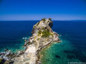 Σκόπελος Άη Γιαννης Καστρί, Άη Γιάννης Μαμμα Μια, Άγιος Ιωάννης Καστρί, Άη Γιάννης Καστρί, Άη Γιάννης Μοναστήρι, Εκκλησία Μαμα Μια