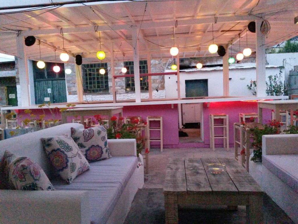 Bardon (Μπαρντόν) Lounge Bar