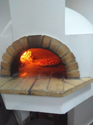 Skopelos Pizza La Tanna