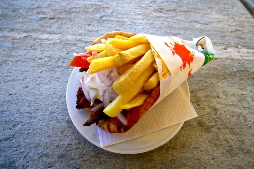 4+1 restaurants for delicious “souvlaki” in Skopelos