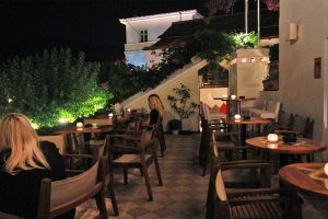 recif hippy, bar hippie, hipopotam Skopelos Town