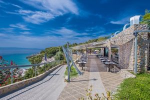 adrina resort spa σκόπελος, εστιατόριο νερό σκόπελος, πάνορμος σκόπελος, φρέσκο ψάρι Σκόπελος