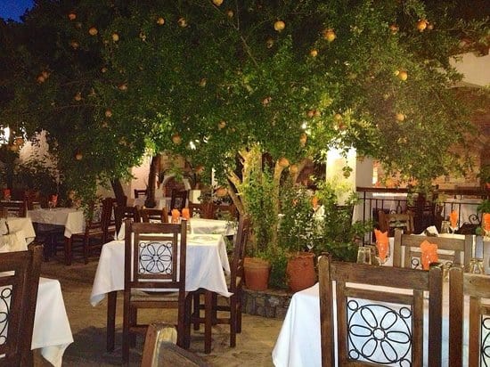 scogliera di melograno, ristorante scogliera di melograno, paese di scogliera di melograno ristorante