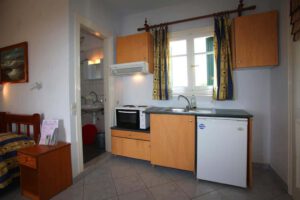 Alexandros Rooms & Studios