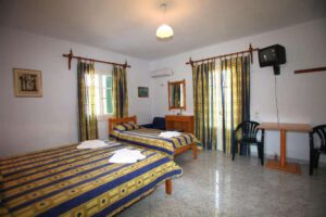 Alexandros Rooms & Studios