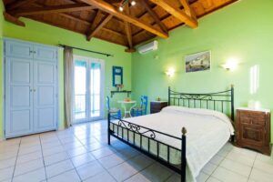 Aretousa Studios & Apartments