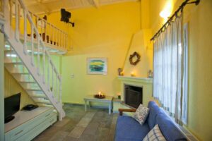 Aretousa Studios & Apartments