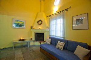 Aretousa Studios & Apartments