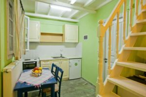 Aretousa Studios & Apartments