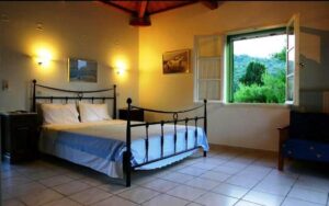 Aretousa Studios & Apartments