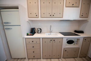 Σκόπελος Φλοίσβος Διαμερίσματα, Φλοίσβος Παραθαλάσσια Διαμερίσματα, Διαμερίσματα Στούντιος Λουτράκι, Γλώσσα, Σποραδες