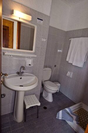 Σκόπελος Ξενοδοχείο Νάρκισσος, Ξενοδοχεία, Ξενοδοχεία Νάρκισσος, Παραλία Πάνορμος, Σποράδες, Mamma Mia Ελλάδα