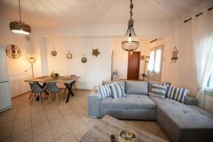 Skopelos Blue Horizon Home Glossa