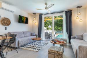 Skopelos Agnontas Luxury Villas Pebble